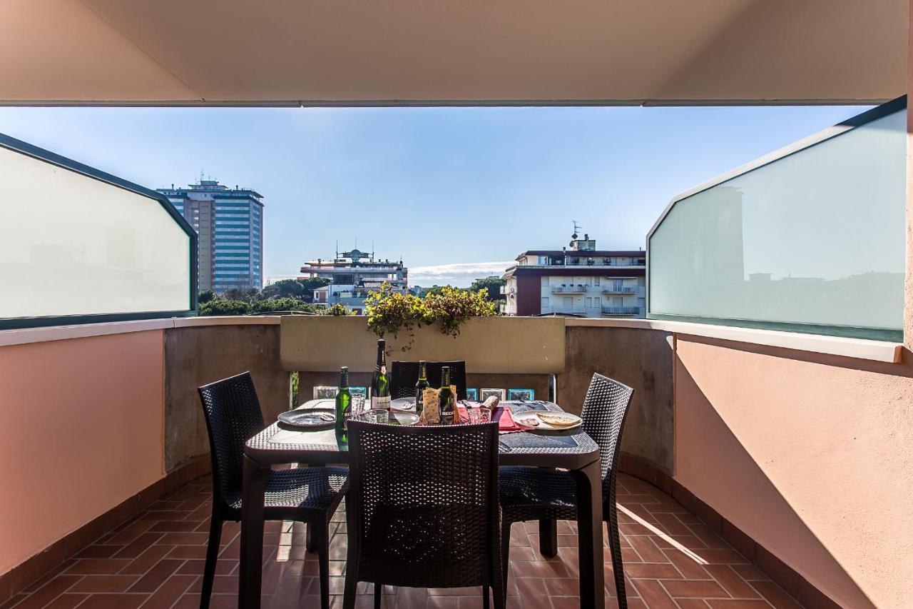 Hotel Residence Jamaica Milano Marittima Bagian luar foto