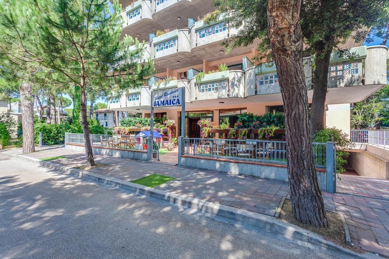 Hotel Residence Jamaica Milano Marittima Bagian luar foto